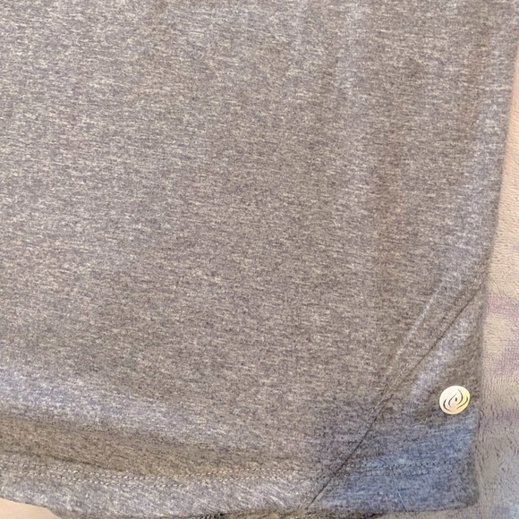 💜APANA💜Purple V-neck short sleeved yoga/ workout tee. Size Medium.Brand new. - Picture 7 of 9